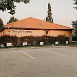 Simply * Slavkov u Brna